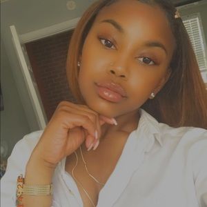 Meet your Posher, Sabria